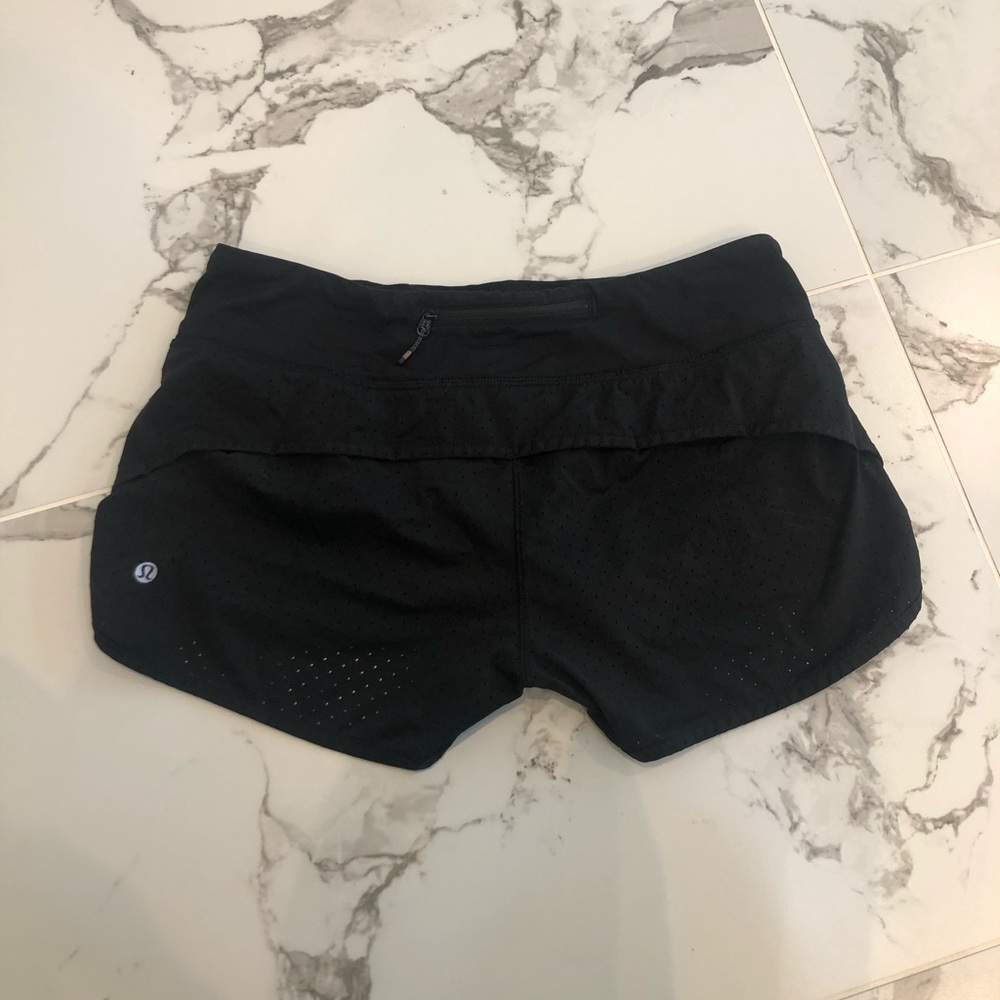 Lulu lemon speed up short size 6